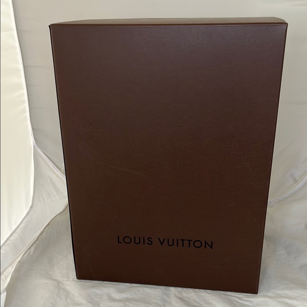 Louis Vuitton Dark Brown Gift Box - Picture 1 of 11